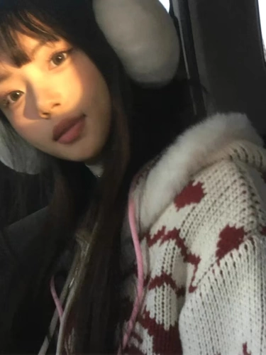 Атмосферный демисезонный свитер, кардиган, трикотажная рубашка с капюшоном с молнией, утепленная куртка