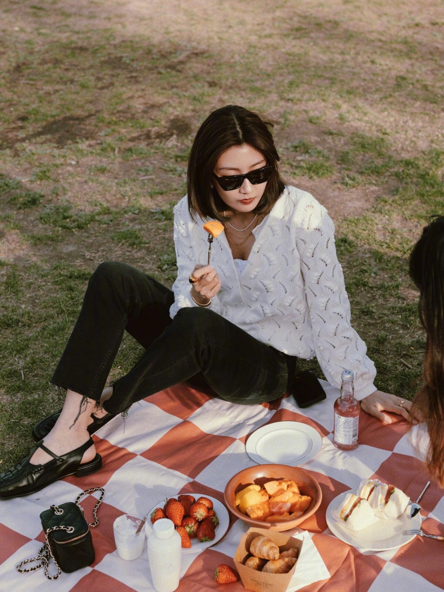 【HSU】Savi同款 法式复古镂空球球纯色圆领长袖薄款宽松针织开衫