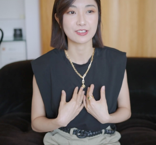 百搭风纯色圆领垫肩背心savi同款