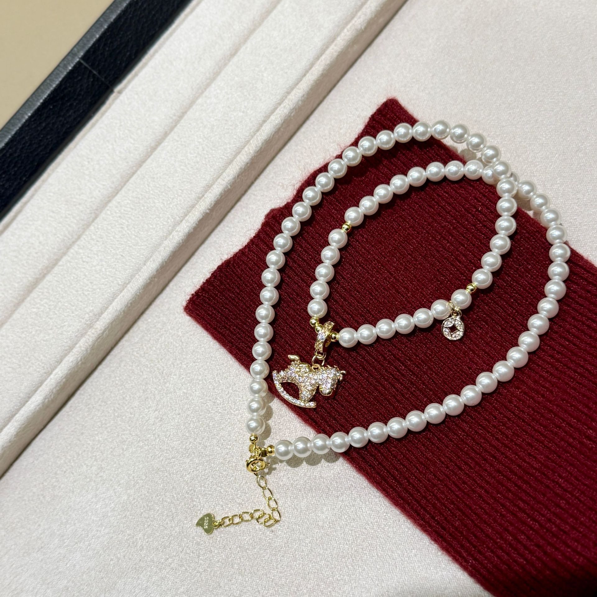 2026新款s925纯银施家珍珠闪钻小马吊坠毛衣链女气质本命年项链,饰品/流行首饰/时尚饰品新,项链,淘宝优惠券,粉丝福利购,淘宝优惠卷