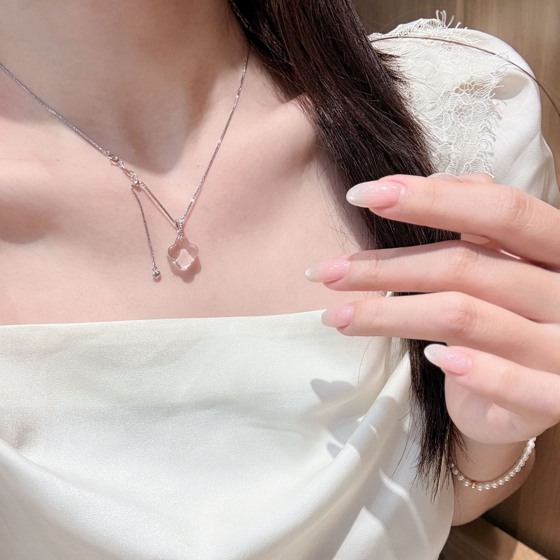 s925纯银天然白水晶四叶草吊坠极简项链女简约小清新甜美风锁骨链