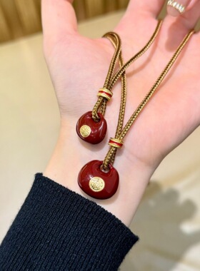 2026新款新中式红色福袋吊坠编绳毛衣链高级感时尚轻奢风百搭项链