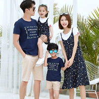 Phụ huynh-trẻ em mặc hè 2019 mới đầy đủ nhà ba mảnh bốn mảnh phù hợp với váy hai dây hoa mẹ và con gái - Trang phục dành cho cha mẹ và con áo thun gia đình