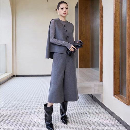 妮子双面羊毛羊绒两件套装