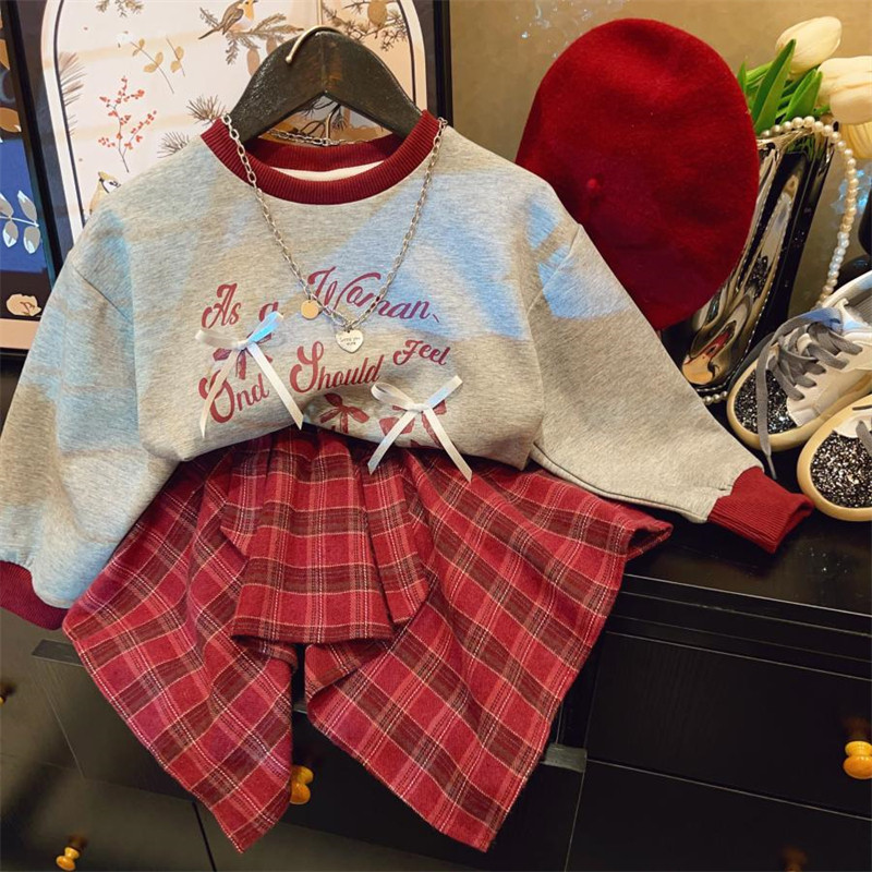女童棉质套装2025春季新款韩系蝴蝶结字母印花卫衣格子短裙两件套