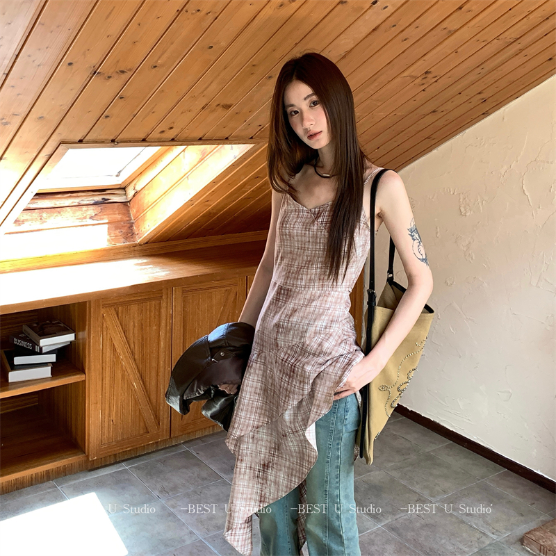 BestU个性叠穿格纹吊带连衣裙