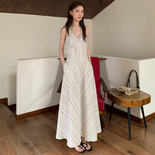 BestU波嬉风条纹吊带连衣裙女
