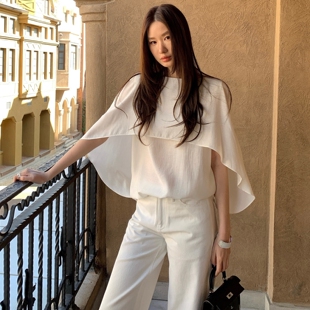 上衣 白色松弛感小衫 TCCW气质设计感假两件斗篷无袖 T恤女春夏新款