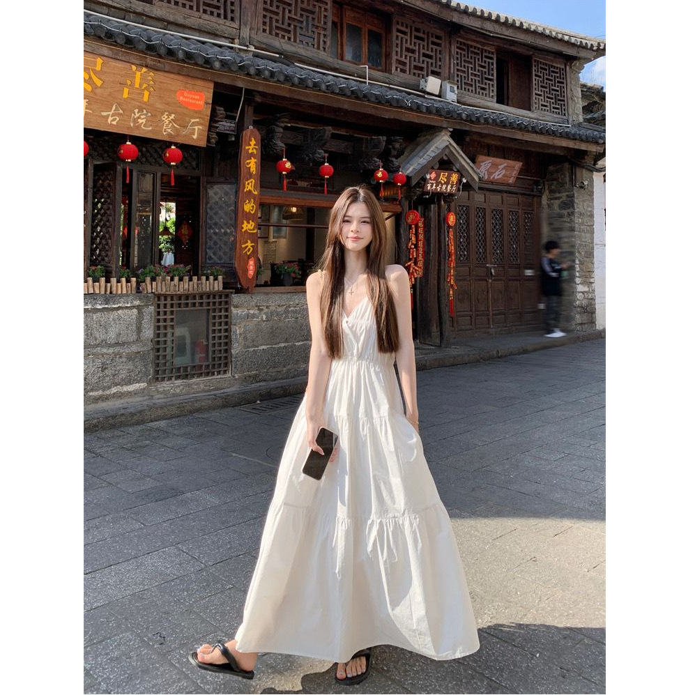海边度假风白色吊带连衣裙女夏季收腰显瘦大摆裙气质中长款裙子