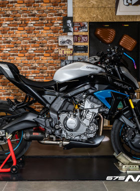 适用春风675SR/NK摩托车排气管全段改装不锈钢碳纤维回旋底出声浪