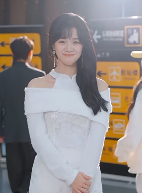 re风吻玫瑰秦桑同款白色一字肩拼接刺绣改良旗袍连衣裙2026新款