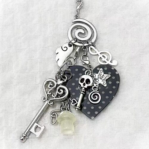 Necklaces, bracelets, rings, personalized accessories