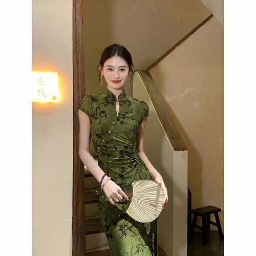 Women New Chinese Style Embroidery Cheongsam Dress