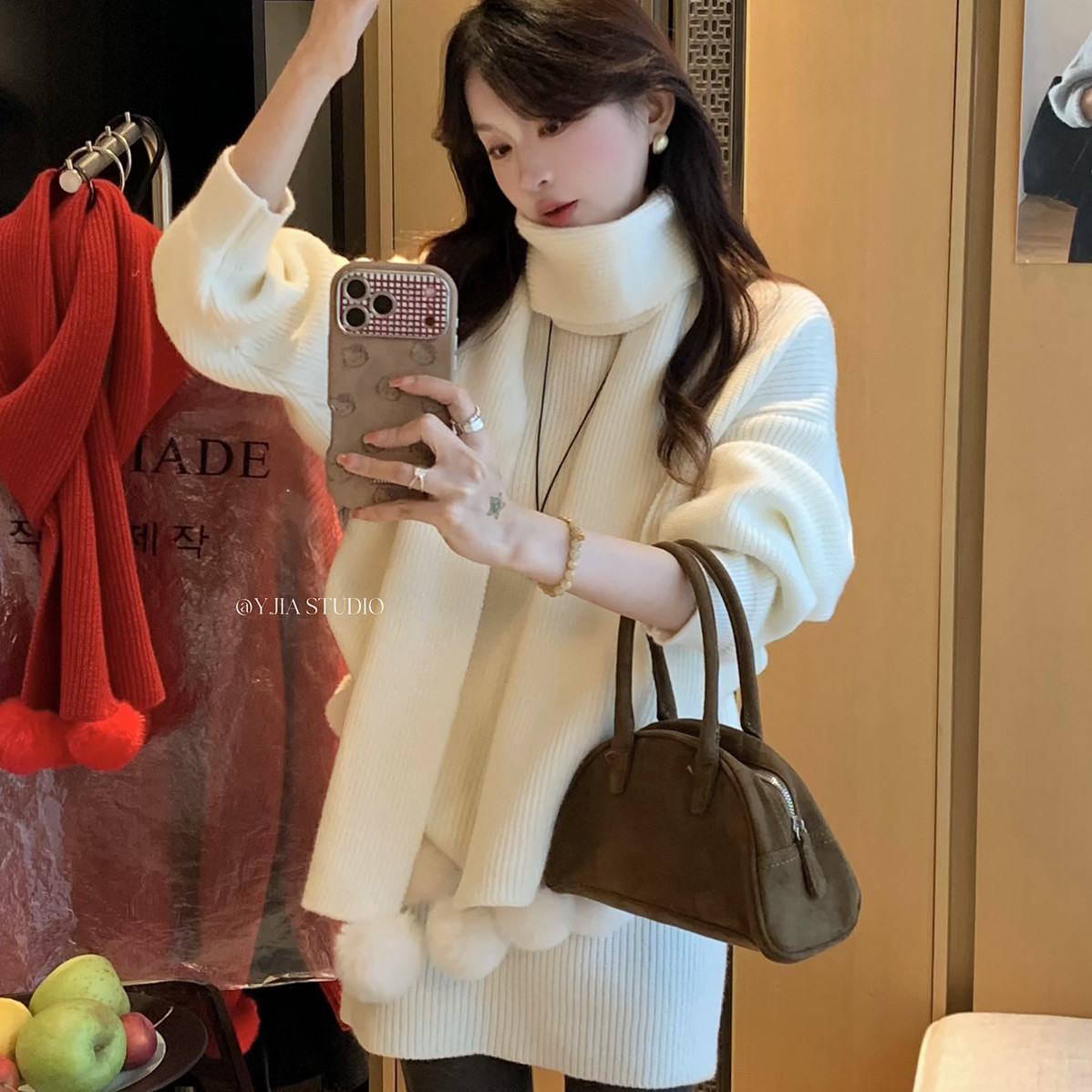 精致小女人毛衣+高腰半身裙套装(配毛球围巾,毛球可拆卸)