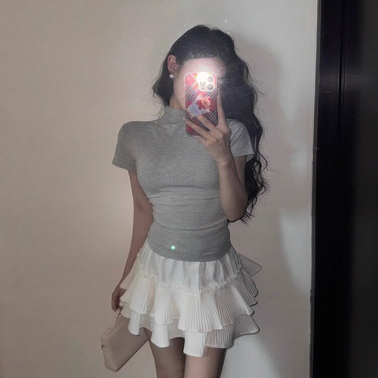 短袖半高领T恤女夏韩系小众设计感纯欲风御姐修身搭配短裙的上衣F