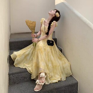 夏季 女2026巨好看连衣裙绝美不撞款 度假风高级感飞袖 收腰裙子 新款