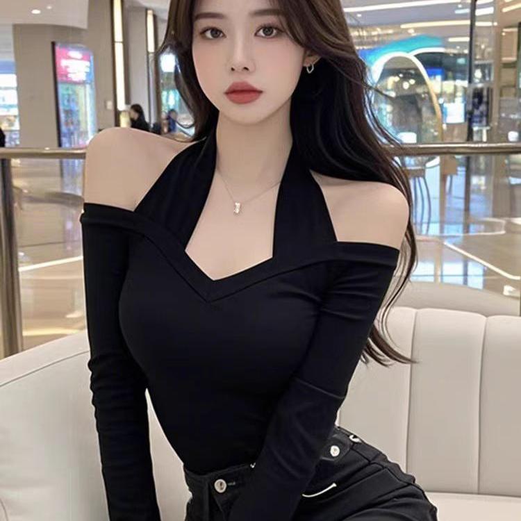 显瘦春秋露肩长袖辣妹V领设计感不规则长袖T恤女挂脖纯欲风短款