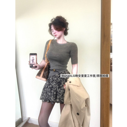 WananLili晚安里里/高端品无缝一体“柔软亲肤修身性感羊毛针织衫
