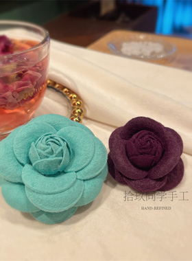 春夏新品漫波绿色系山茶花胸针森系女孩bi入小清新胸花叠戴配饰