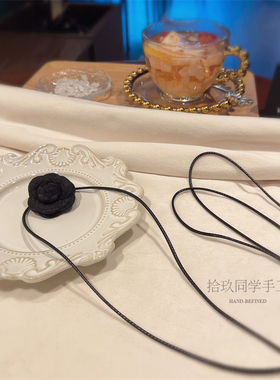 山茶花法式choker小香风高级氛围感项链皮花颈带朋克多巴胺锁骨链