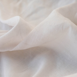 意大利进口薄款粉白色细腻舒适砂洗苎麻面料设计师连衣裙衬衫布料