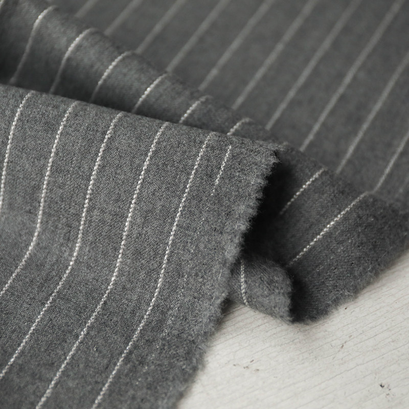 意大利进口薄款浅灰璀璨闪银竖条纹细腻斜纹精纺羊毛面料西装布料