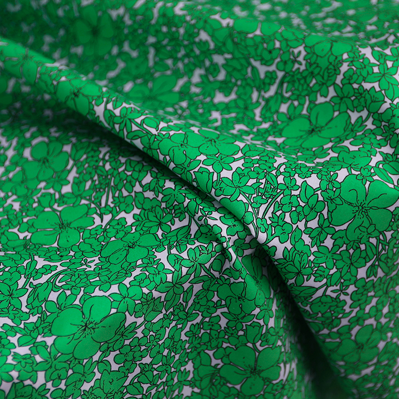 日本进口薄款紫白底草绿色小花瓣碎花印花纯棉府绸面料设计师布料