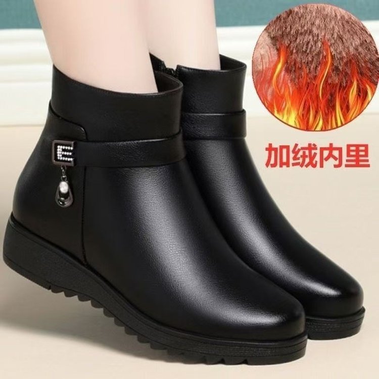 正品特价真皮妈妈女棉鞋加绒中老年棉靴坡跟平底软底防滑羊毛