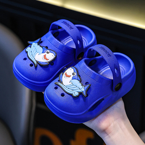 新款卡通小鲨鱼儿童洞洞鞋男童防滑软底厚底室外沙滩包头鞋女孩夏