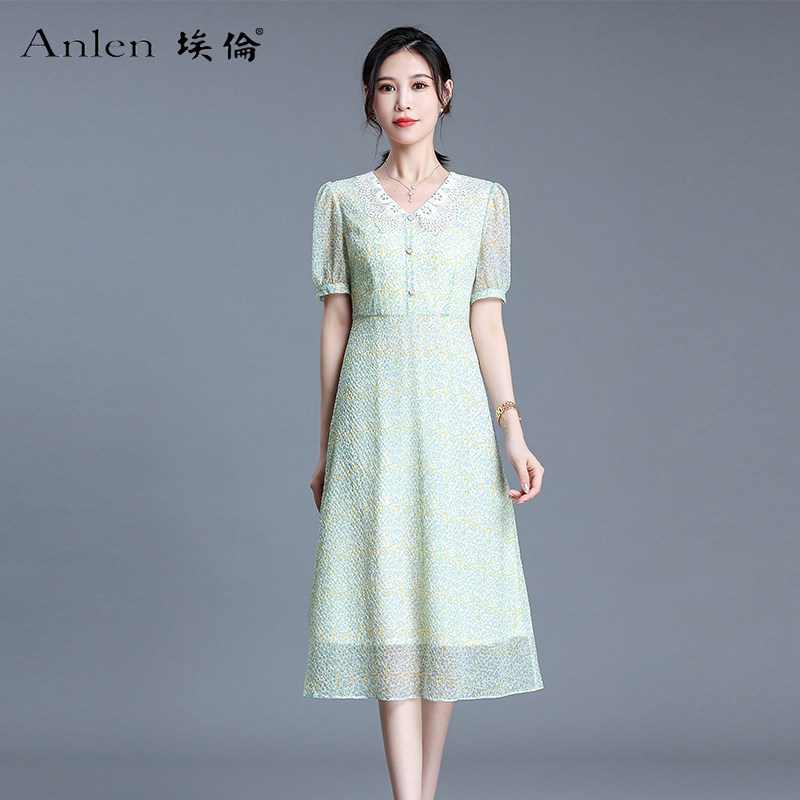绿色减龄遮肚显瘦妈妈裙