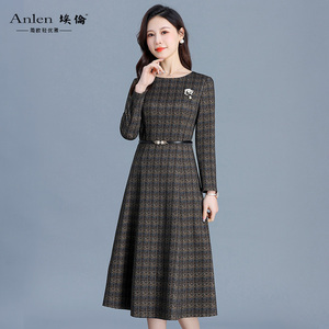 埃伦中年内搭厚款连衣裙女2025新款修身气质显瘦中长款妈妈打底裙