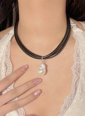 合金蛇骨链女性黑色皮绳珍珠项链