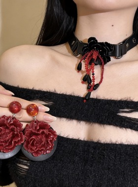 暗黑哥特风黑色皮革花朵水晶串珠项链女choker颈环项链配饰颈链饰