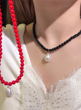 小众复古红色串珠项链女2025年新款轻奢珍珠锁骨链百搭颈链