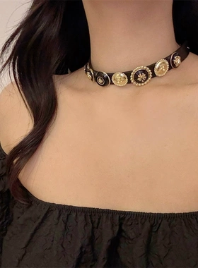 复古金属项链黑色多元素纽扣标志锁骨链轻奢小众颈链