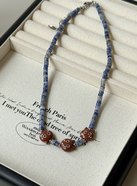 蓝色咖啡店里的棕色小猫 手工串珠可爱卡通小众设计项链锁骨链