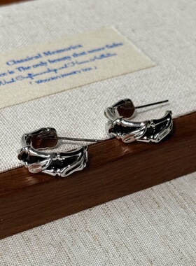 甜酷风中性黑色滴釉金属C圈耳钉s925银针 高级感气质耳环耳饰