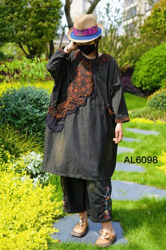 19610胖MM老布刺绣拼色圆领文艺复古民族风连衣裙全棉牛仔袍子秋