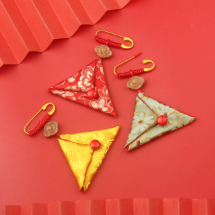 免缝三角形福袋空袋子宝宝压惊别针锦囊胸针平安护身符袋随身挂饰