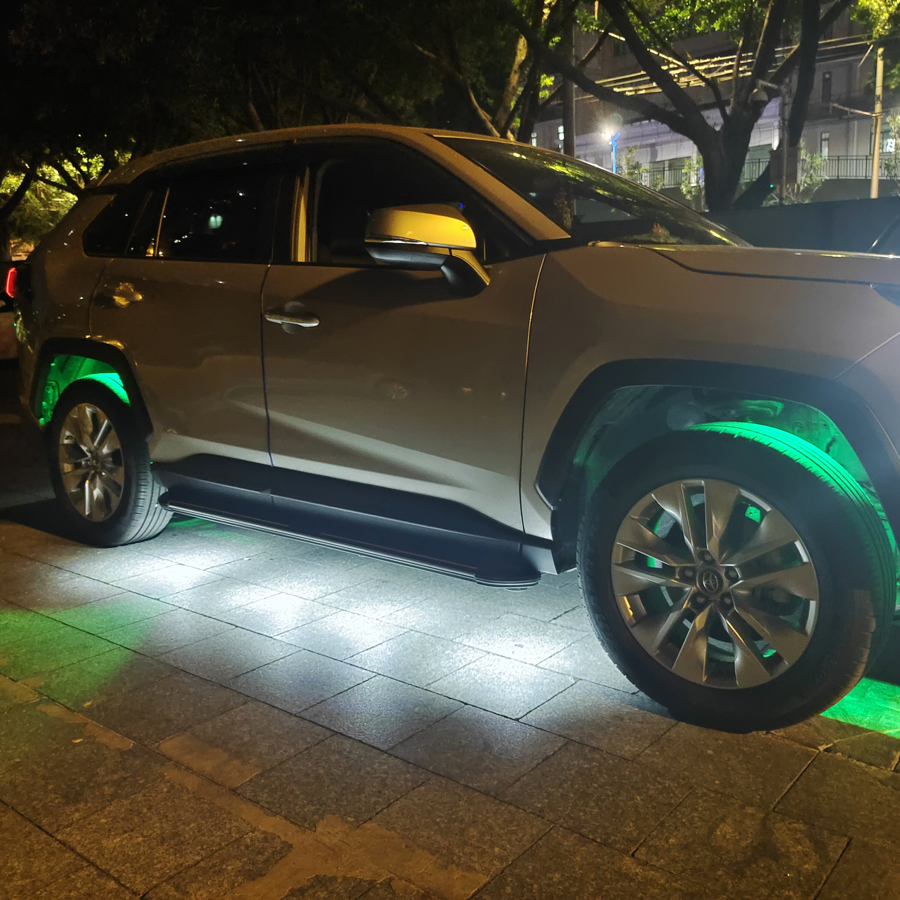 LED轮船甲板灯底盘灯中网灯氛围灯越野车轮毂灯改装小黄灯车底灯