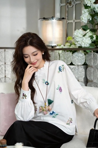 霓裳羽衣 2026春新款女装时尚休闲显瘦长袖衬衫女设计感小众上衣