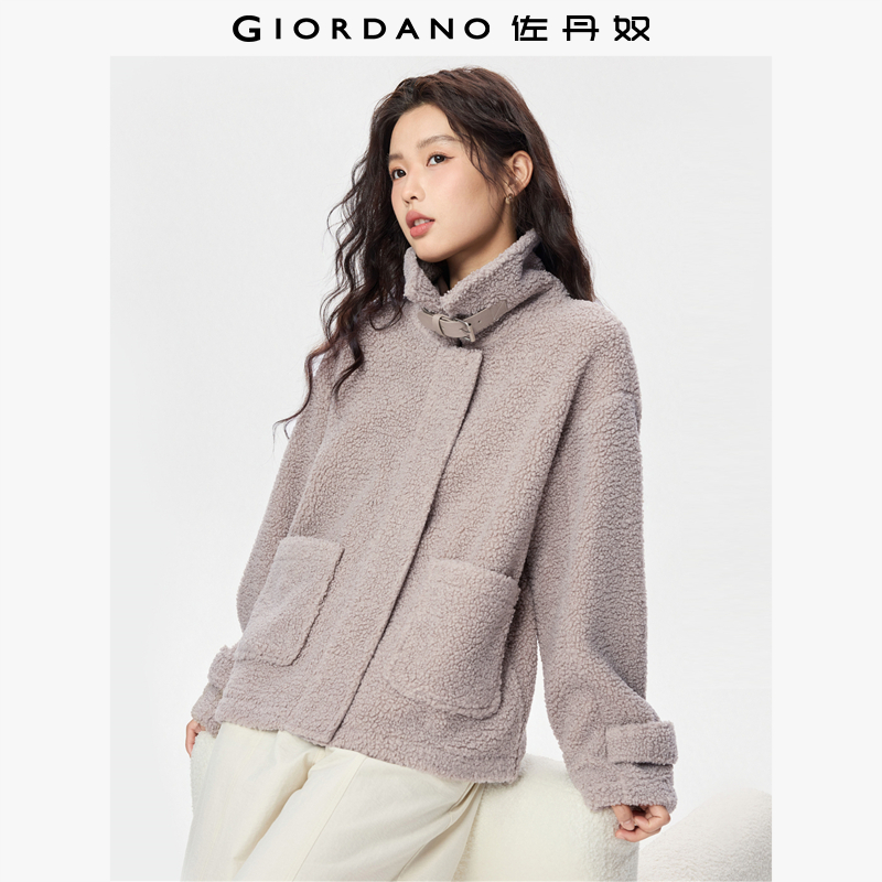 佐丹奴仿羊羔绒领口扣袢短外套