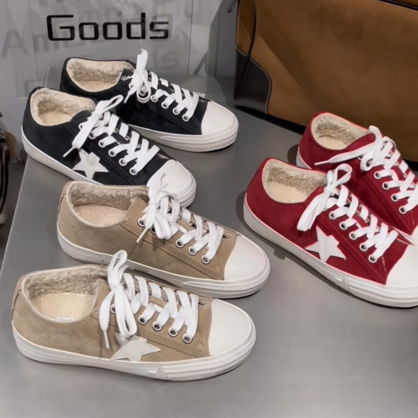 牛猄拼色五角星圆头保暖休闲板鞋