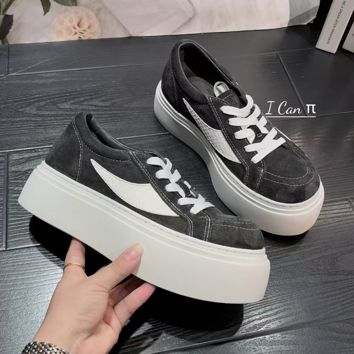 牛猄皮拼色圆头系带厚底休闲鞋