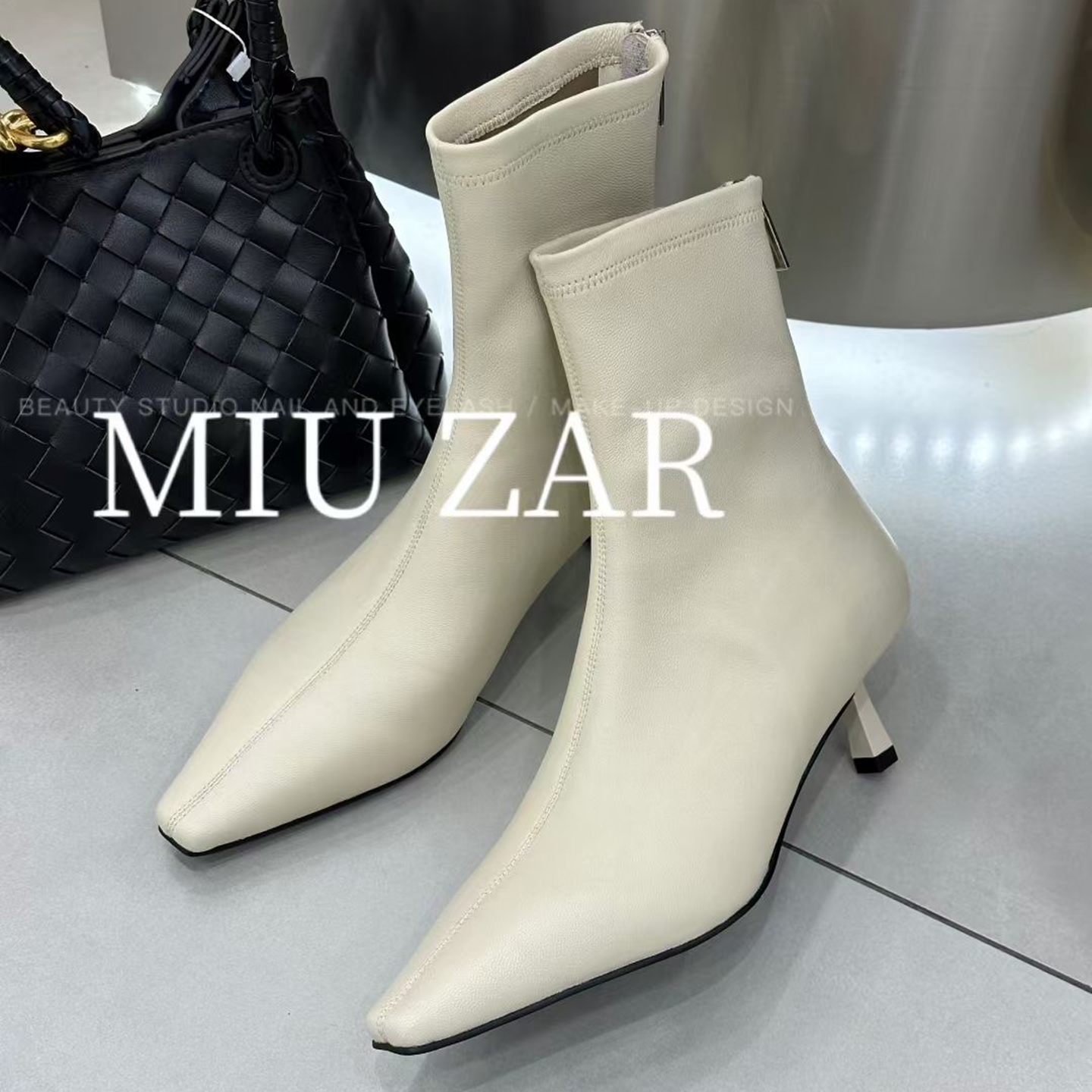 弹力羊皮方头后拉链中跟时装短靴