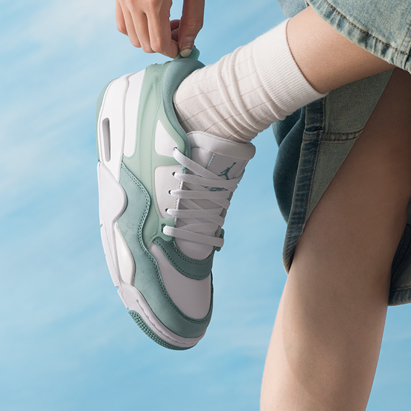 耐克（NIKE）AJ4女鞋 秋季AIR JORDAN 4 RM耐磨运动鞋低帮复古