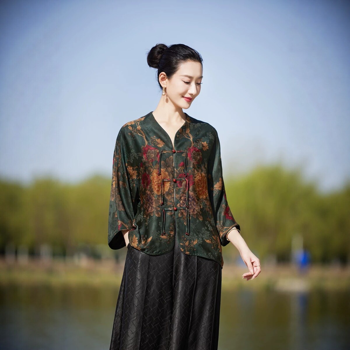 福利*100%桑蚕丝香云纱提花缎 加大版 蝙蝠袖 开衫款 妈妈上衣