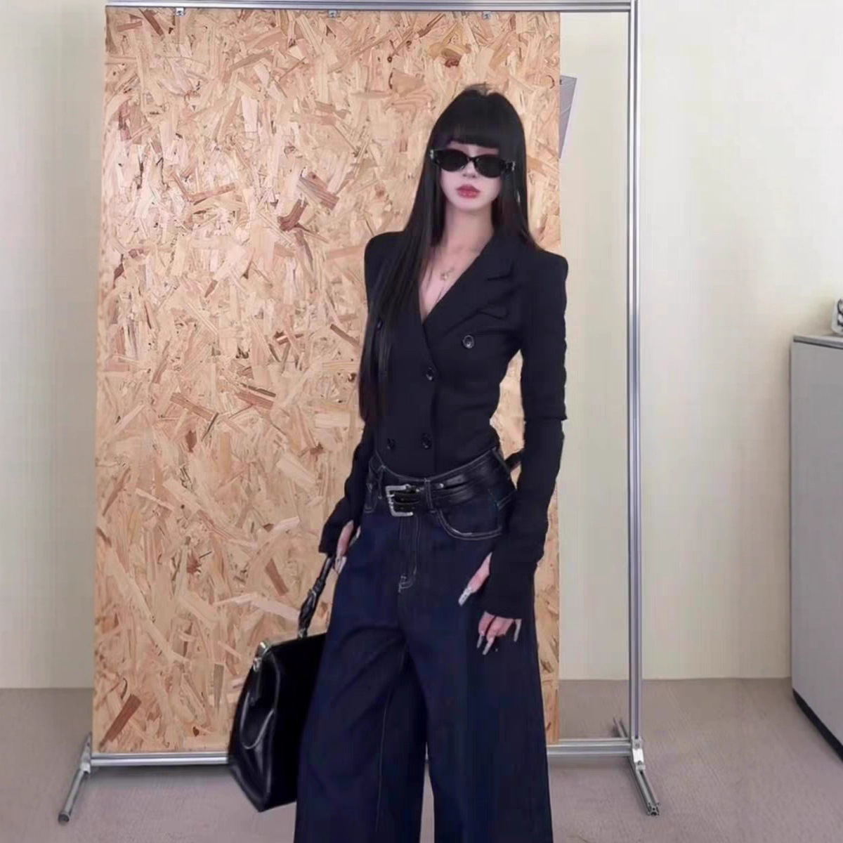 TZ6907辣妹黑色小众设计感高级双排扣V领弹力针织外套连体上衣女