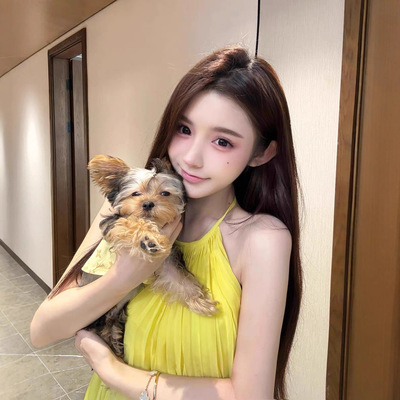 TZ6893纯欲风气质挂脖连衣裙女性感露背宽松显瘦压褶黄色短裙子