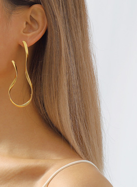 11659欧美简约夸张不对称金属感耳环 ZA复古小众曲线型合金耳饰女